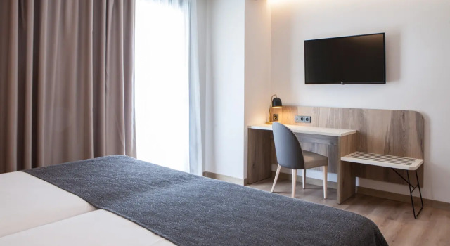 Трёхместный полулюкс Hotel Presidente 4 sup
