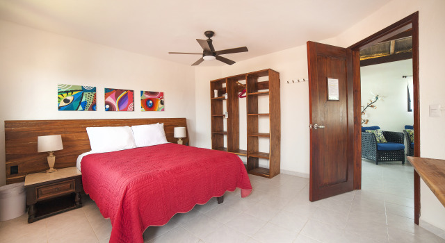 Полулюкс Kiras Beach House