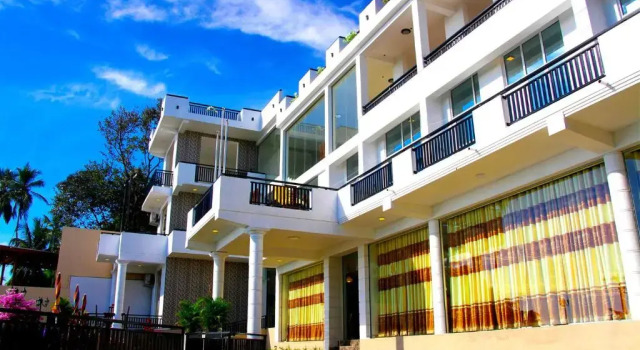 Queens Beach Hotel