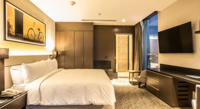 Двухместный люкс с балконом и с видом на город Four Points by Sheraton Puebla