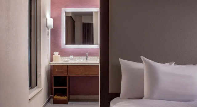 Четырёхместный люкс c 1 комнатой с балконом Homewood Suites By Hilton New Orleans French Quarter