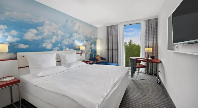 Hey Lou Hotel Friedrichshafen, Забронировать Отель Фридрихсхафен Баден-Вюртемберг, рядом с Стадион ZF Arena