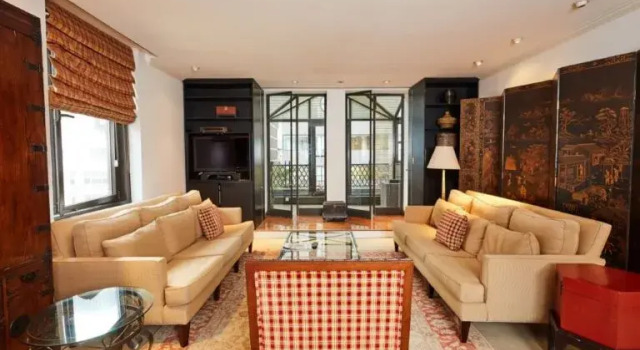 Люкс с 3 комнатами Lombardy Hotel