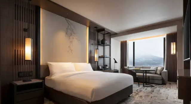 Двухместный люкс Yotei Higashiyama Niseko Village, a Ritz-Carlton Reserve