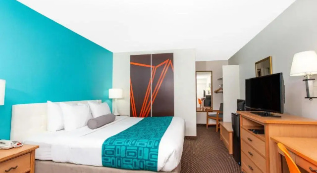 Двухместный номер Standard Howard Johnson by Wyndham Colorado Springs