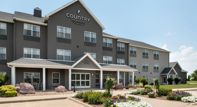 Country Inn & Suites by Radisson, Pella, IA, Prenota Hotel Hotel a Iowa con piscina, Piscina