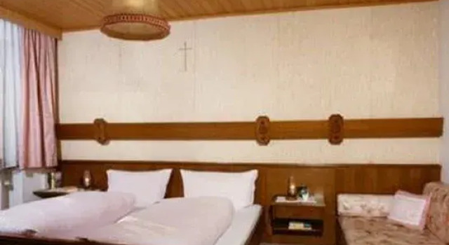 Gästehaus Vergißmeinnicht, Book Hotel Hoteller i Tyrol med parkering, Parkering