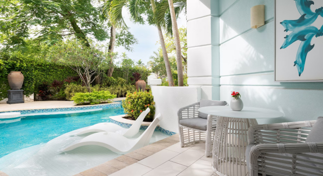 Двухместный люкс (West bay) Butler Honeymoon Hideaway Swim-up Sandals Royal Bahamian All Inclusive Resort 