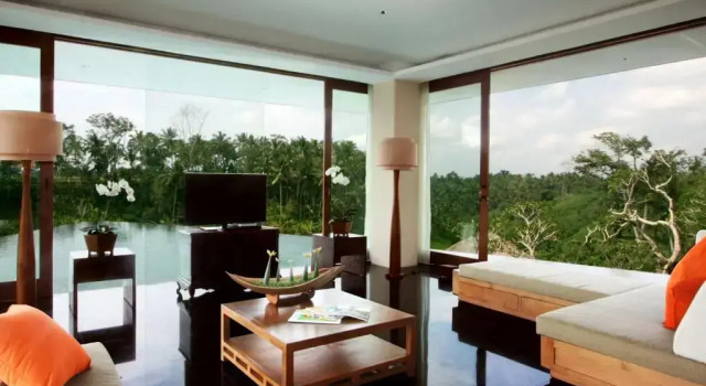 Вилла с бассейном с 3 комнатами Курорт Kamandalu Ubud