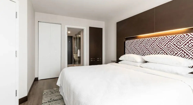 Люкс Президентский с 2 комнатами Four Points by Sheraton Lévis Convention Centre