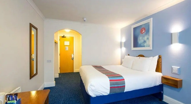 Travelodge Bromsgrove Marlbrook, Забронировать Отель Бромсгров Вустершир