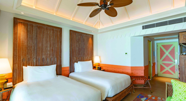 Номер семейный Beach с 2 комнатами SAii Lagoon Maldives, Curio Collection By Hilton