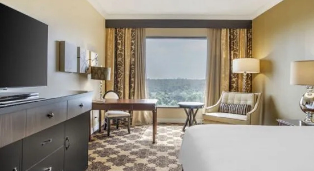 Двухместный номер Signature Premier с видом на город Omni Houston Hotel