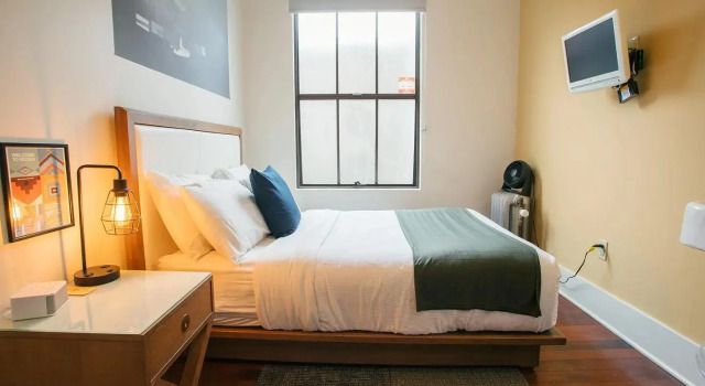 Двухместный номер Micro Commodore Hotel