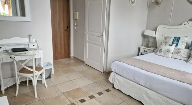 Полулюкс Hôtel lOrangeraie