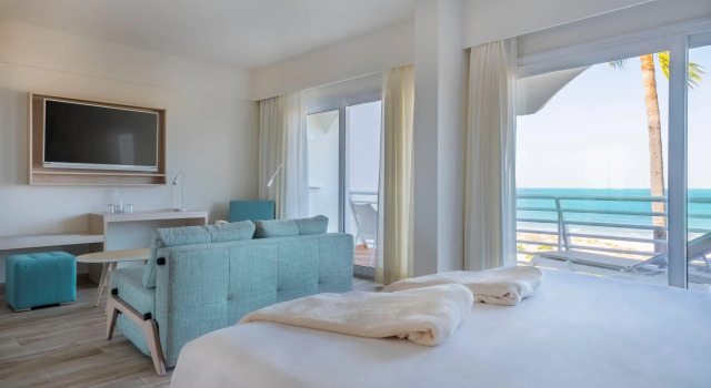 Двухместный полулюкс рядом с пляжем Iberostar Waves Royal Andalus