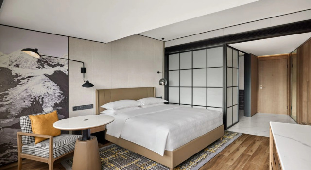 O podwyższonym standardzie dwuosobowy pokój Sheraton Chengdu Lido Hotel