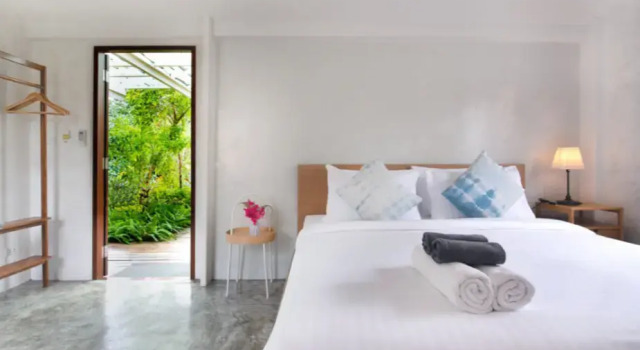 Двухместный номер Standard с видом на канал The Little White Bird Traveller Hostel
