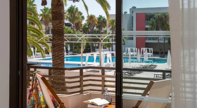 Двухместный лофт с видом на бассейн Отель Innside by Meliá Alcudia