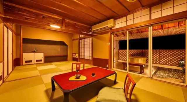 Номер Japanese-Style Superior with Open-Air Bath Ooedo Onsen Monogatari Premium Enakyo