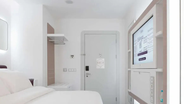 Двухместный номер Premium без окна Yotelair Istanbul Airport (Airside) 