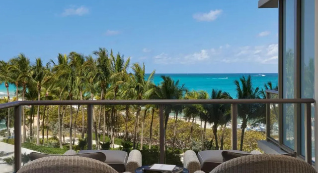 Люкс Ocean Palace с 4 комнатами The St. Regis Bal Harbour Resort