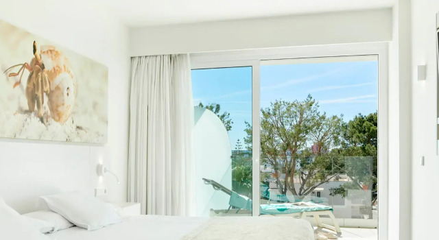 Двухместный люкс Iberostar Waves Cristina