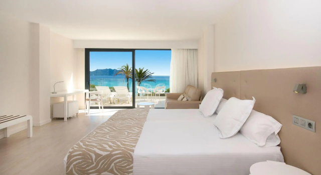 Двухместный полулюкс с видом на море Iberostar Waves Cala Millor