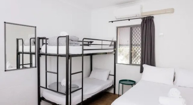 Четырёхместный номер Double Plus Bunk Bed YHA Byron Bay
