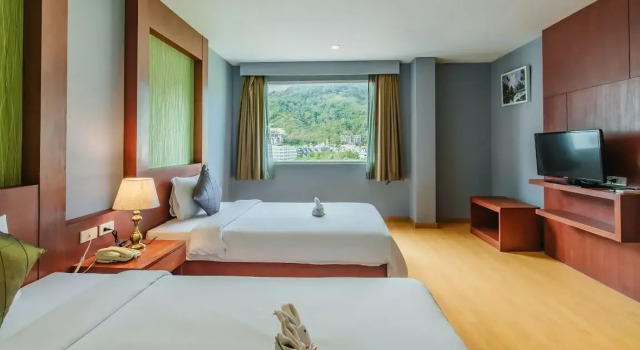 Люкс с 2 спальнями с видом на город Отель Elite Suites Patong