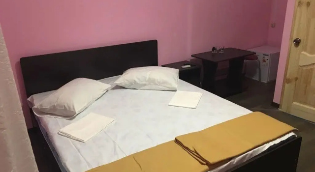 Patrisiya Mini-Hotel, Забронировать Отель Лдзаа Гагрский район, рядом с Пляж Капитан Блэк