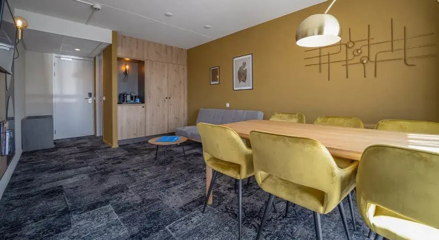 Двухместный люкс с балконом Fletcher Hotel-Restaurant Leidschendam - Den Haag
