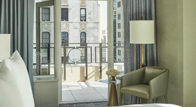 Двухместный люкс terrace Gotham Four Seasons Hotel New York Downtown