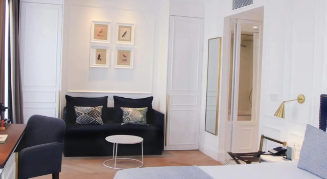 Двухместный полулюкс с балконом Hotel Midmost by Majestic Hotel Group