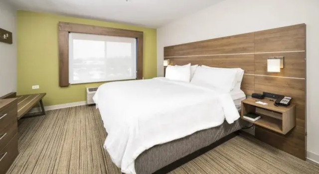 Номер Standard Holiday Inn Express Chicago Northwest-Vernon Hills by IHG