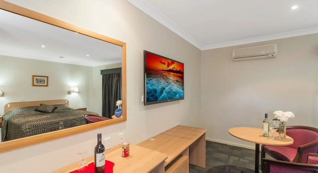 Bushmans Motor Inn, Забронировать Отель Отели Паркс 3 звезды, рядом с Смотровая площадка «Мемориал-Хилл», 3*