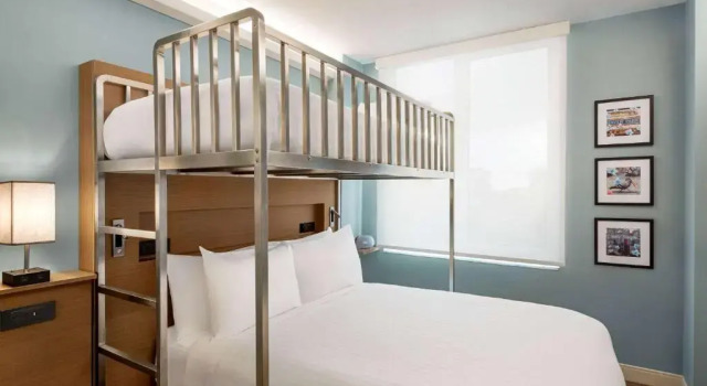 Трёхместный номер Deluxe Wingate by Wyndham Bronx Haven Park