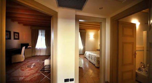 Двухместный люкс Romantik Hotel Relais Mirabella Iseo