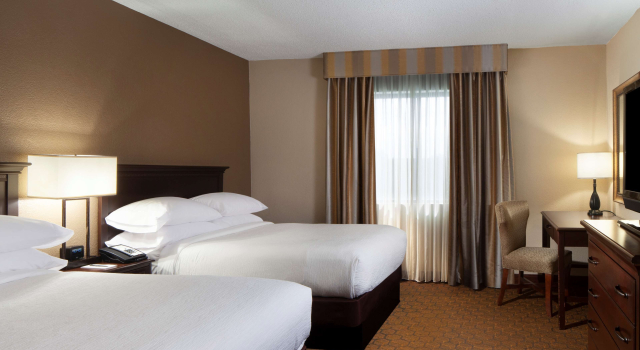 Четырёхместный люкс с 2 комнатами Embassy Suites by Hilton Dallas Near the Galleria