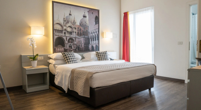 Трёхместный семейный номер Standard Hotel Principe Palace