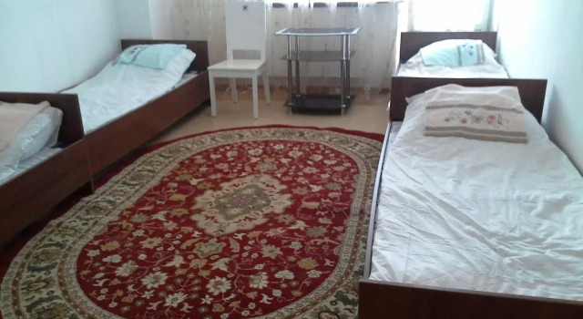 Hostel Arbat, Boek Hostel Alma-Ata Kazachstan, in de buurt van Abay Metro Station