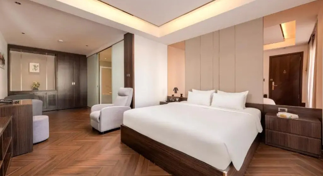 Двухместный люкс с балконом Riverside Hotel