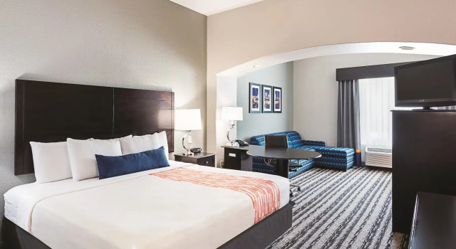 Двухместный номер Mobility/Hearing Accessible Executive La Quinta by Wyndham San Antonio Northwest