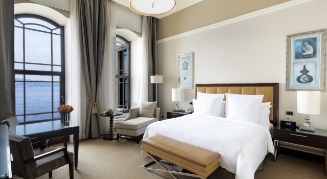 Двухместный номер Palace Bosphorus Four Seasons Hotel Istanbul at the Bosphorus