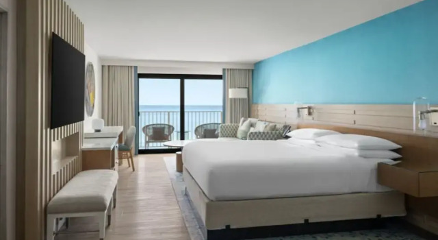 Номер с балконом и с частичным видом на океан Grand Cayman Marriott Beach Resort