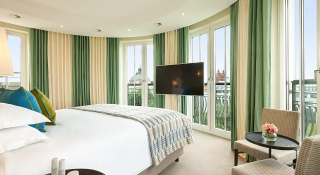 Люкс Forte с 2 комнатами Rocco Forte The Charles Hotel