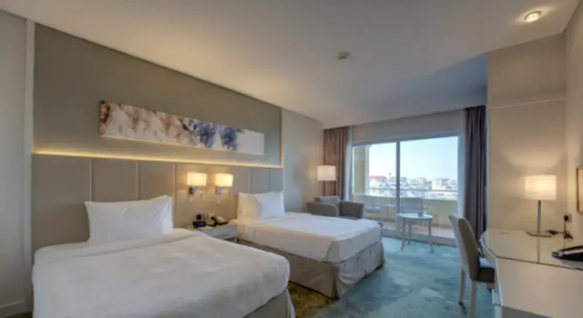 Двухместный номер Premium с балконом и с видом на озеро Отель Millennium Lakeview