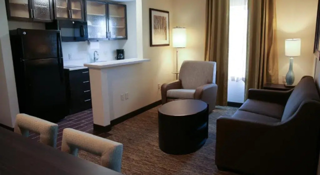 Двухместный люкс с одной спальней Candlewood Suites - Portland - Scarborough by IHG