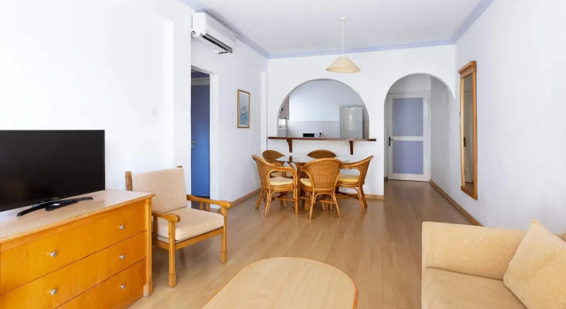 Апартаменты с 2 комнатами Resitour - Paphos Gardens