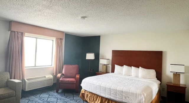 Двухместный номер Deluxe Baymont by Wyndham Columbia, MO